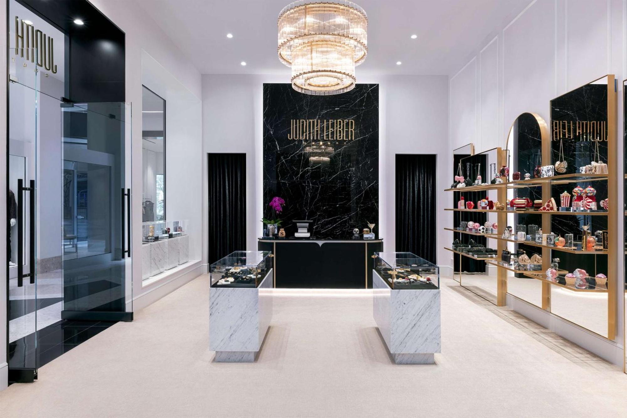 Conrad Las Vegas At Resorts World Exterior foto The interior of a Jimmy Choo store