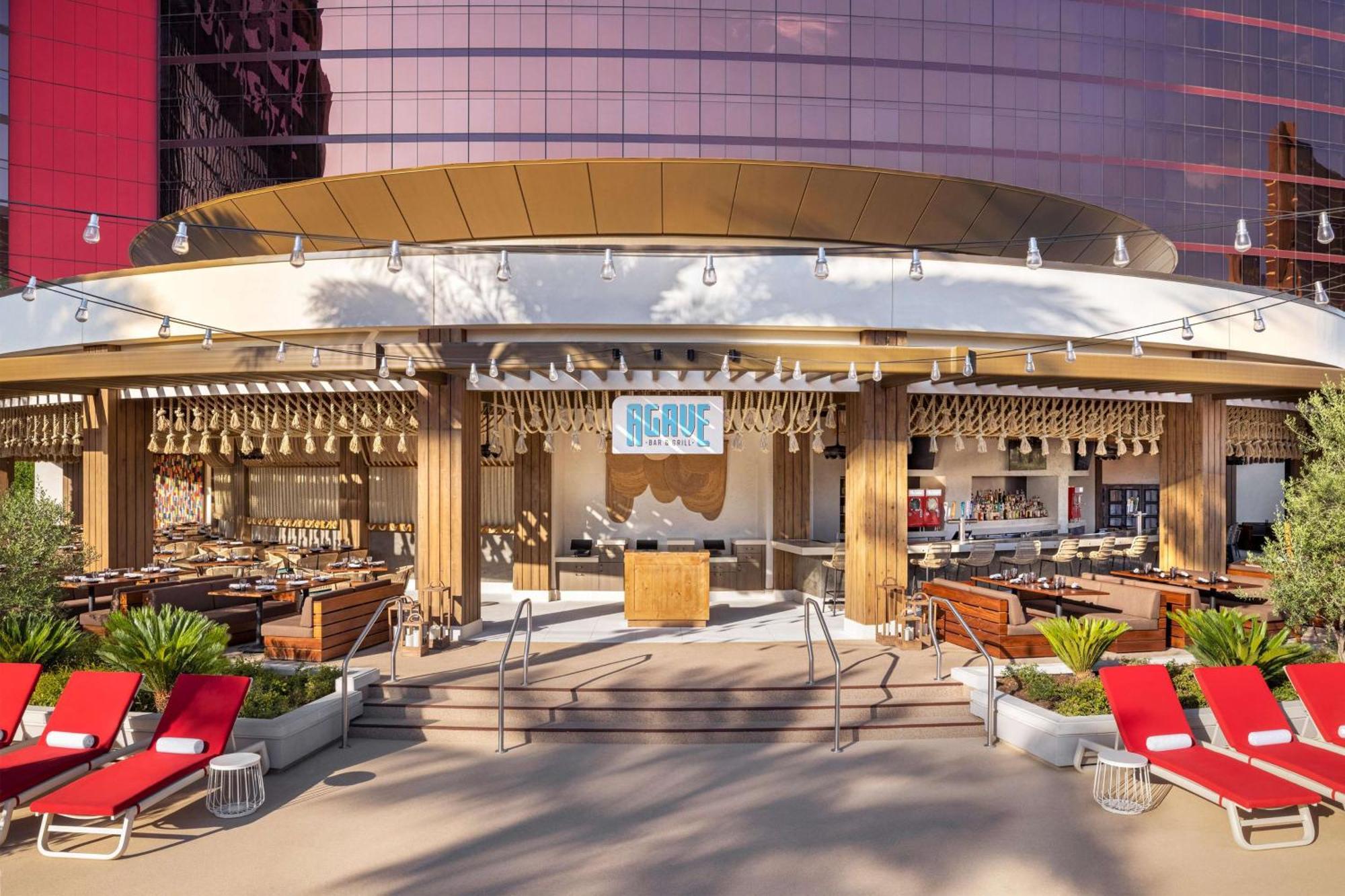 Conrad Las Vegas At Resorts World Exterior foto The pool at Encore